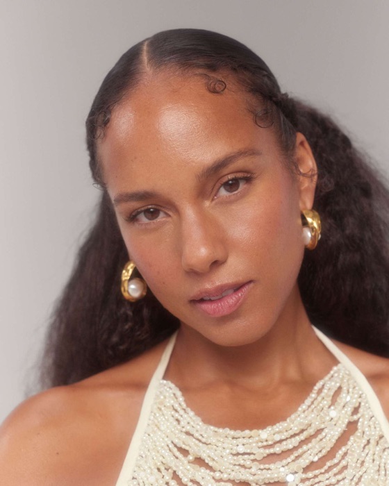 Alicia Keys in Optic White