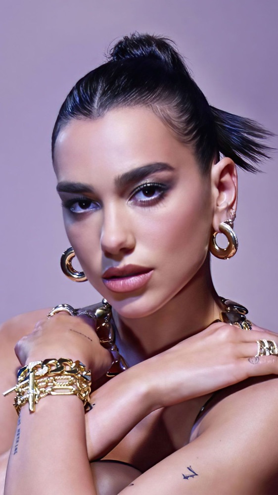 Dua Lipa, Deep Winter color analysis
