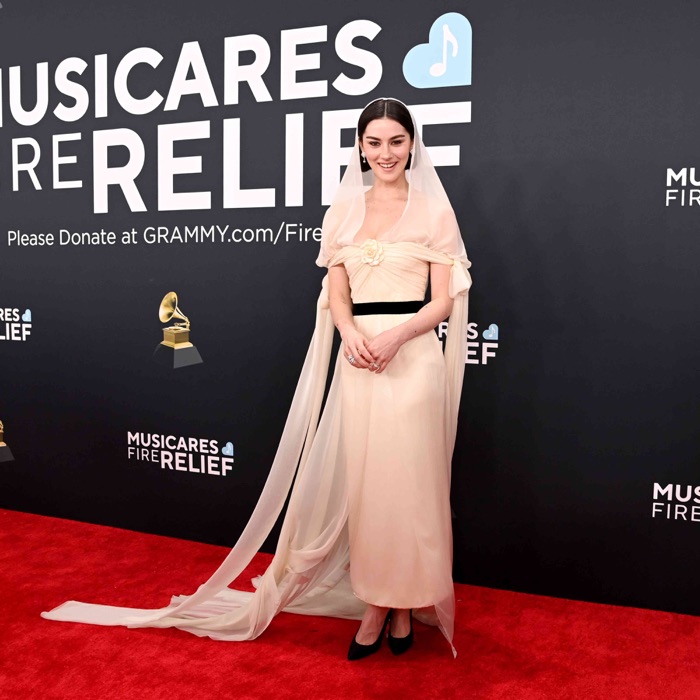 Gracie Abrams wearing Dusty Rose