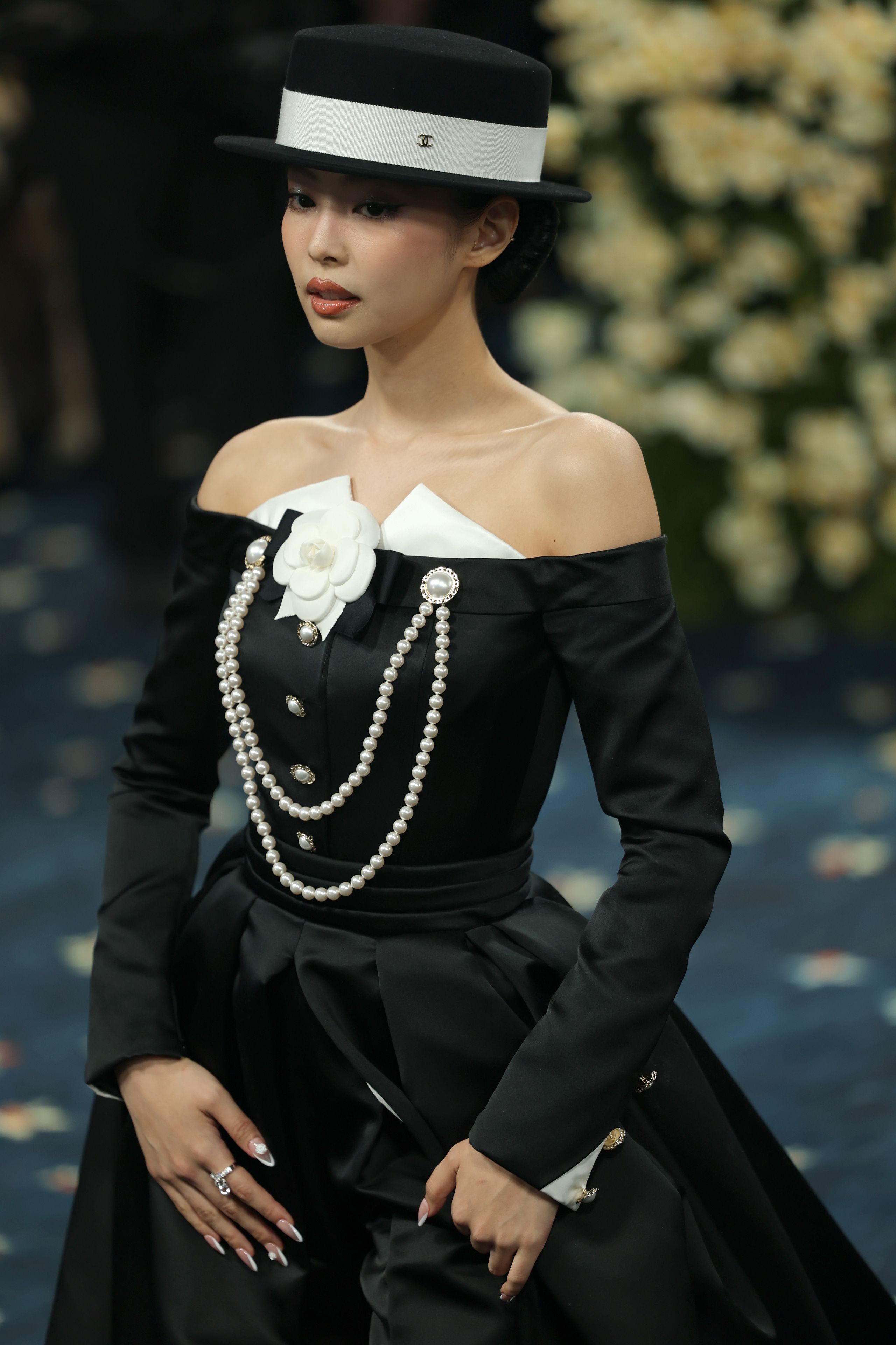 Jennie wearing Jet Black
