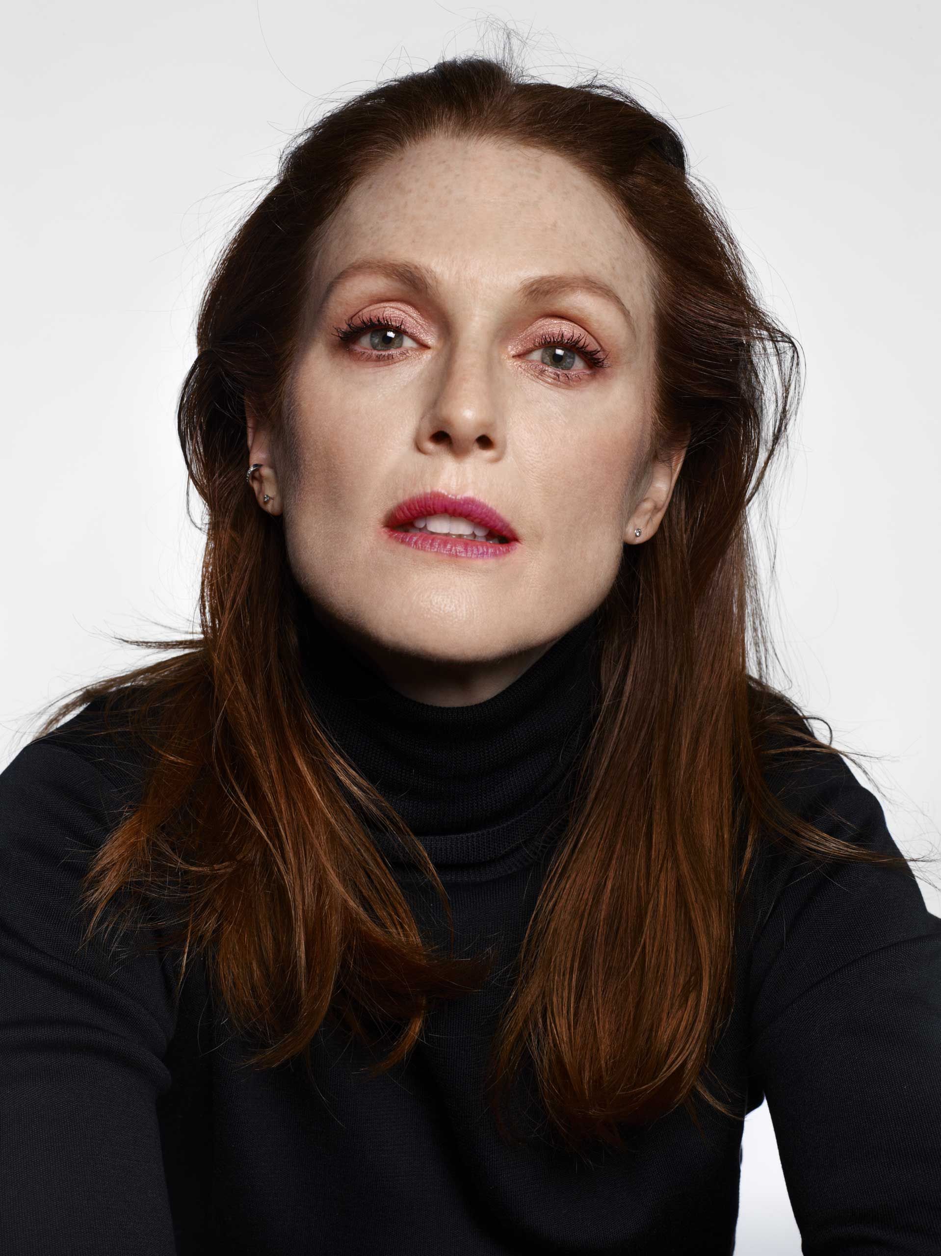 Julianne Moore — Warm Autumn color analysis