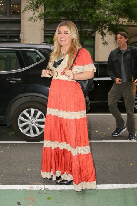 Kelly Clarkson wearing Peach Sorbet