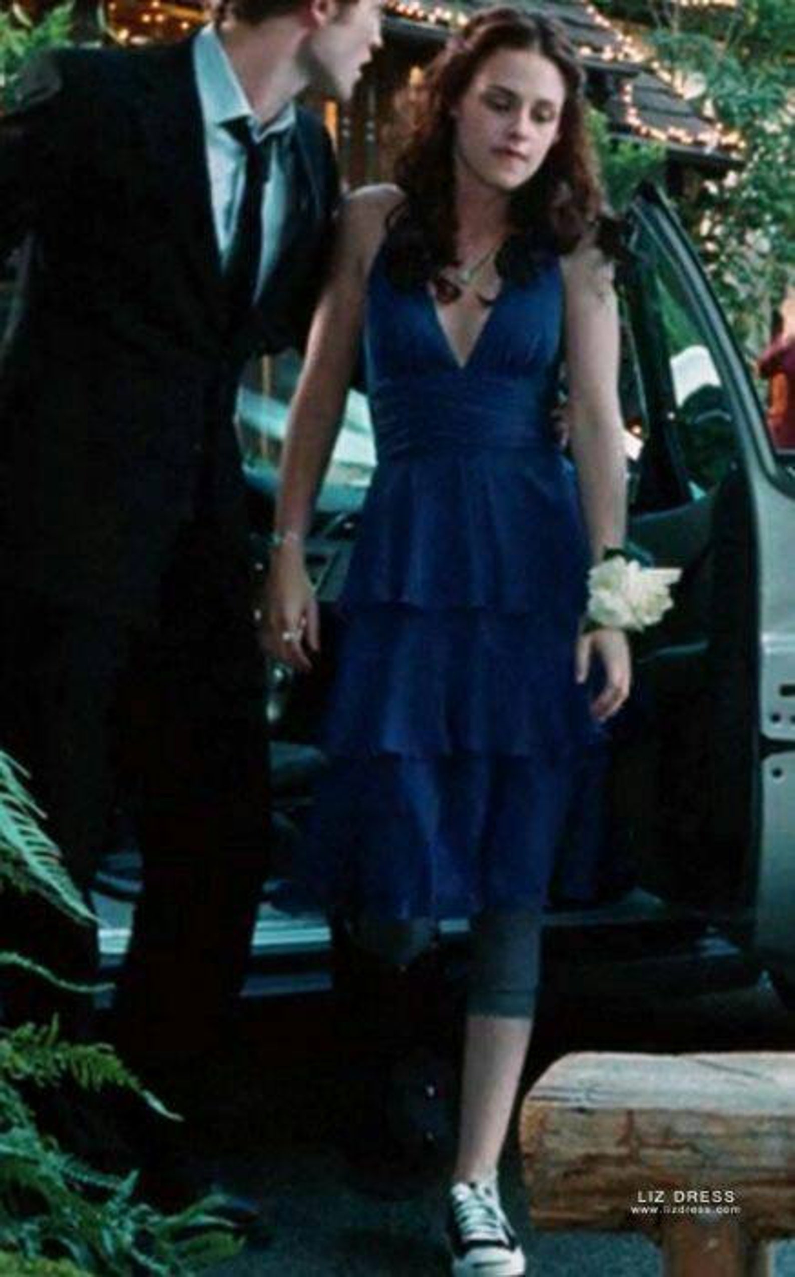 Kristen Stewart wearing Sapphire