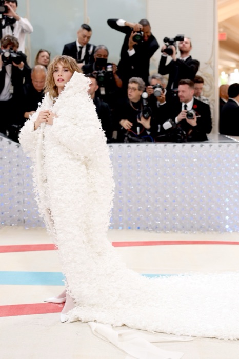 Maya Hawke in Optic White