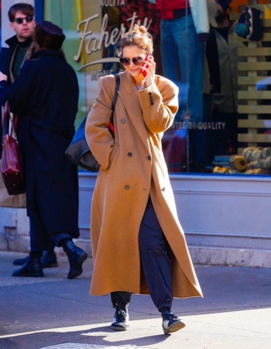 Sophie Turner wearing Caramel
