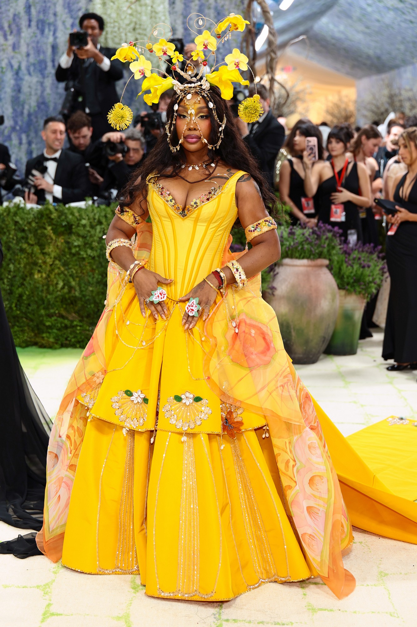SZA wearing Antique Gold